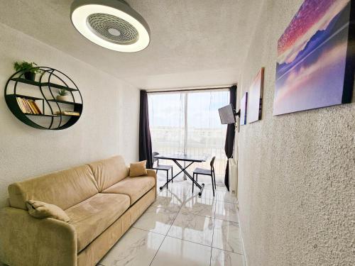 CHARMANT studio proche de la mer