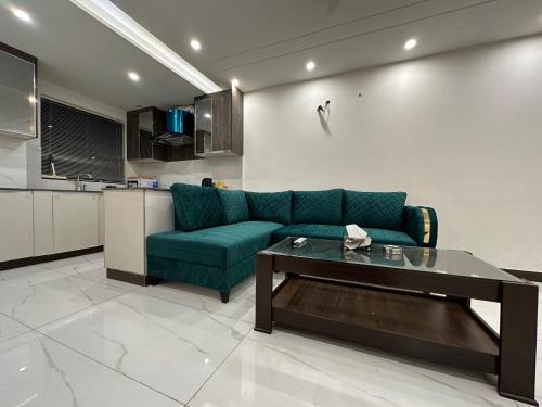 Istumisnurk majutusasutuses Homey Stays - 2 Bedroom Apartment - Gulberg