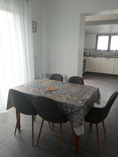 Photo de la galerie de l'établissement maison rénovée en 2022, à Barbâtre