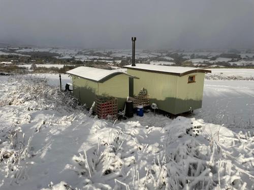 Oakley View Shepherds Hut with hot tub photo 42
