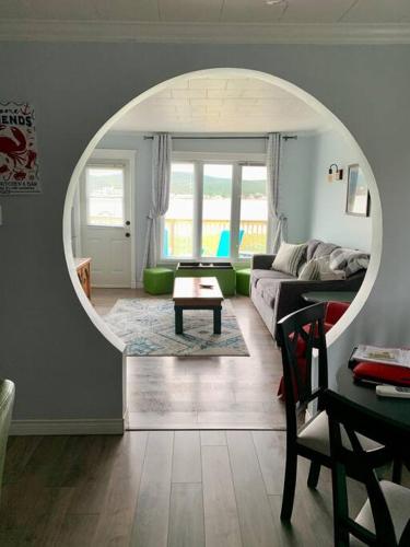 Gambar di galeri bagi Harry’s House in Heart’s Delight, NL di Hearts Delight