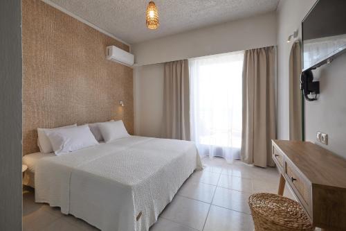 CICADA HOTELにあるベッド