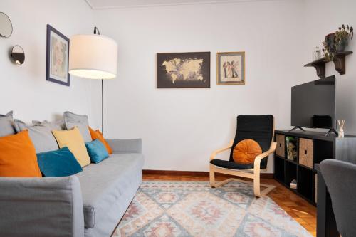 ! Luminous 2BR Top Floor ! Praça da República