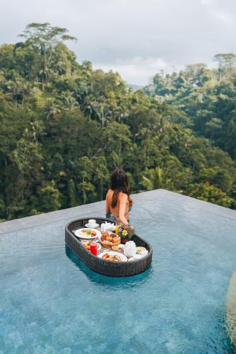 Mad på resortet eller i nærheden