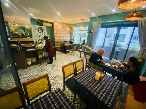 Restoran atau tempat makan lain di Maro nhatrang beach hotel