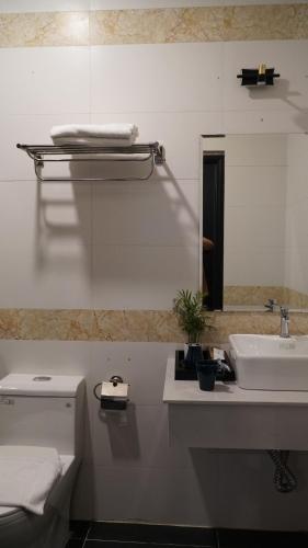 Bros Hotelにあるバスルーム