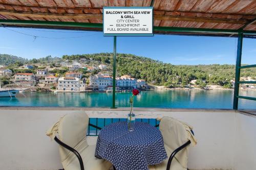 Studio Apartments Klara and Rio