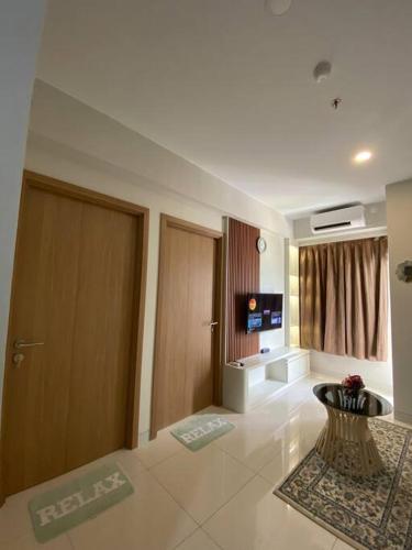 Seating area sa 2 Bedrooms Baloi Apartment Batam