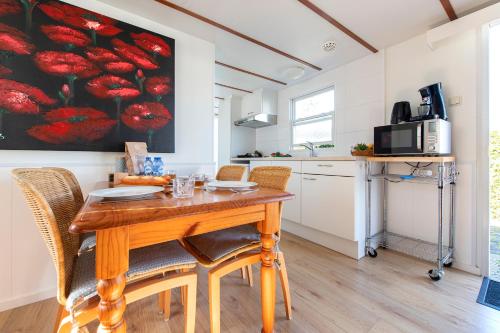 Dapur atau dapur kecil di Bicycle Storage - Close to Efteling & Safaripark Beekse Bergen & Parking!