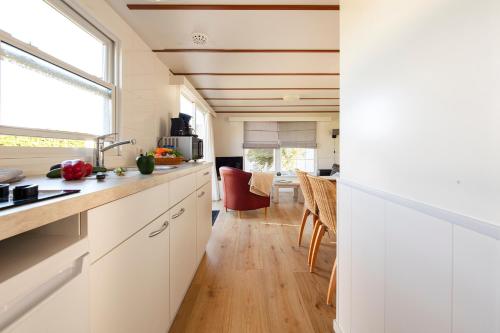 Dapur atau dapur kecil di Bicycle Storage - Close to Efteling & Safaripark Beekse Bergen & Parking!