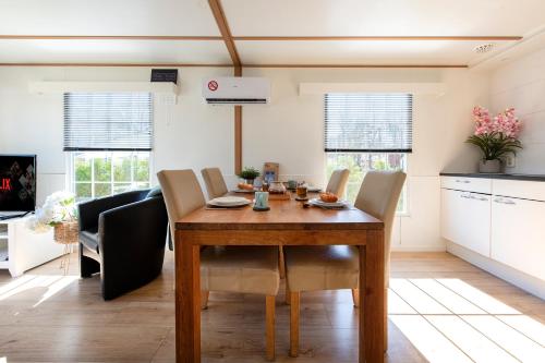 Ruang duduk di Bicycle Storage - Close to Efteling & Safaripark Beekse Bergen & Parking!