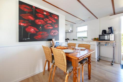 Dapur atau dapur kecil di Bicycle Storage - Close to Efteling & Safaripark Beekse Bergen & Parking!
