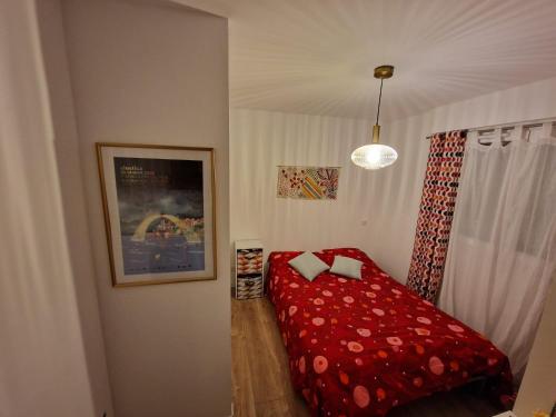 Ein Bett oder Betten in einem Zimmer der Unterkunft NEW Charmant T4 - Proche centre-ville Bastia