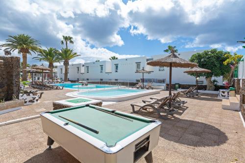 Guasimeta Duplex - Pool & Balcony