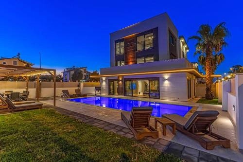 NEAR BY THE LAND OF LEGENDs , 40 M2 PRİVATE POOL VİLLA BATİATUS