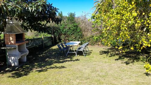 Ein Garten an der Unterkunft Gestiona2R - Casa para 5 personas con terreno en La Franca
