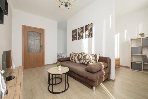 Cozy & Comfortable Apartment Grodeckiego by Noclegi Renters