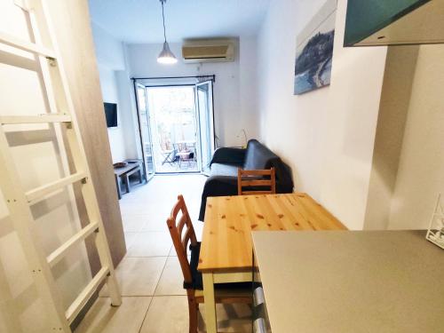Athenian Dream Studio by YHA