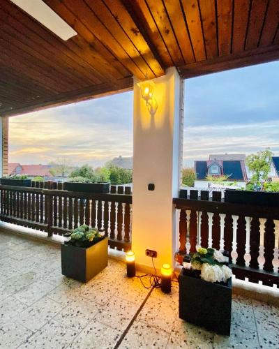 Balkoni atau teres di Traumhafte 115 qm Ferienwohnung am Steinhuder Meer, Ruhig, Komfortabel, Loggia, Parkplatz, WiFi