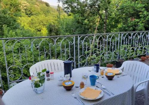 Balkoni atau teres di Chambres d’Hôtes Les Melogottes