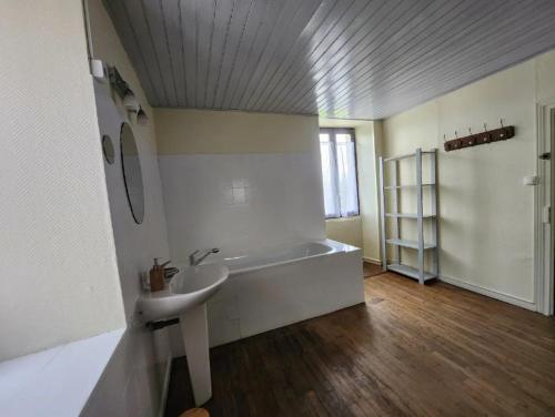 Photo de la galerie de l'établissement L'Écrin Atypique de Carlux : Confort pour 8, à Carlux