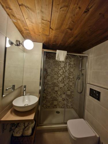Bilik mandi di Residenza Allegra
