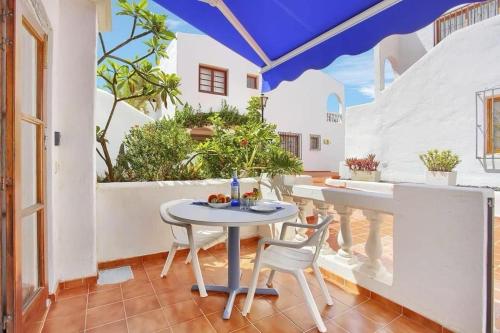 Apartment In Los Cristianos with pool in Port Royal