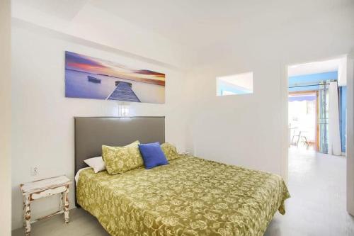 Кровать или кровати в номере 1 bedroom In Los Cristianos with pool in Port Royal
