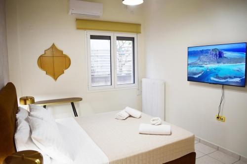 Katil atau katil-katil dalam bilik di NAMA -Central vacation rental with free parking only 900m far from Venetian Port and beach!
