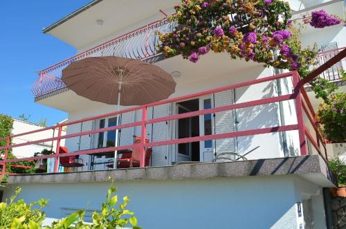 Villa Prana mit großer Terrasse und Meerblick