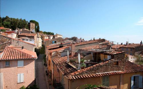 Afbeelding uit fotogalerij van Rue Marceau Cogolin in Cogolin