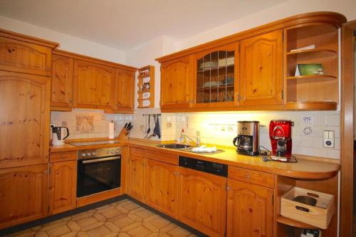 Dapur atau dapur kecil di Appartement in Garmisch-Partenkirchen mit Kleinem Garten