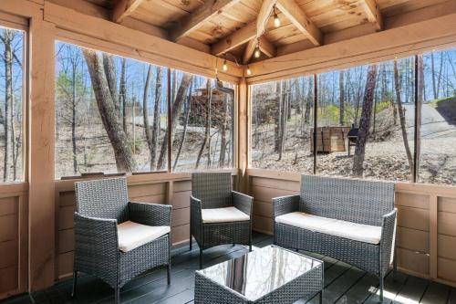 Cozy family friendly Cabin with hot tub, near Gatlinburg, Pigeon Forge, Dollywood photo 21