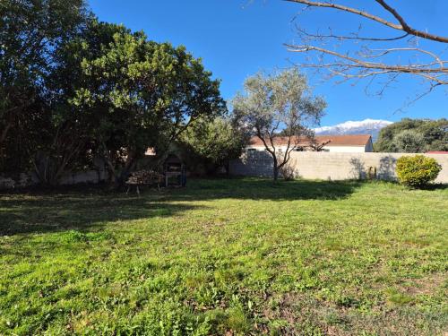 Bas de villa, Haute-Corse, vue montagne, 5min des plages