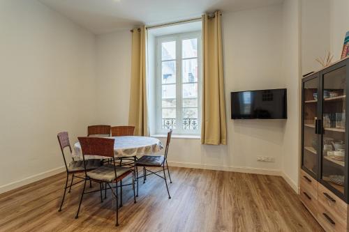 Photo de la galerie de l'établissement Appartement refait à neuf en centre ville, à Biarritz