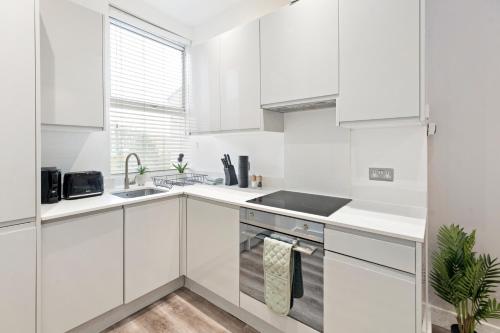 Gallery image of Rose Suite Camden Town 3 Bedroom Sleeps 11 in London