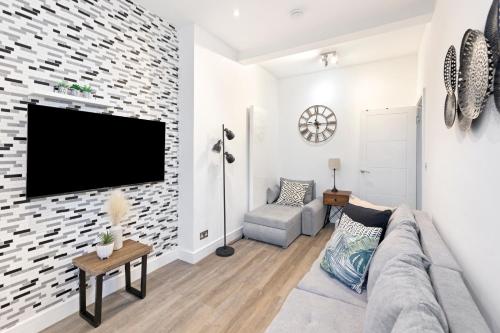 Gallery image of Rose Suite Camden Town 3 Bedroom Sleeps 11 in London