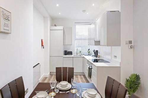 Gallery image of Rose Suite Camden Town 3 Bedroom Sleeps 11 in London