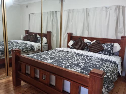 En eller flere senger på et rom på Beautiful 3 Bedroom Cottage