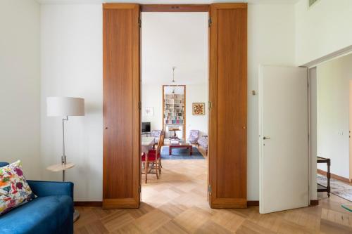 Classy Heritage Home, Milan City Center, 7 guests, By HouseinMilano