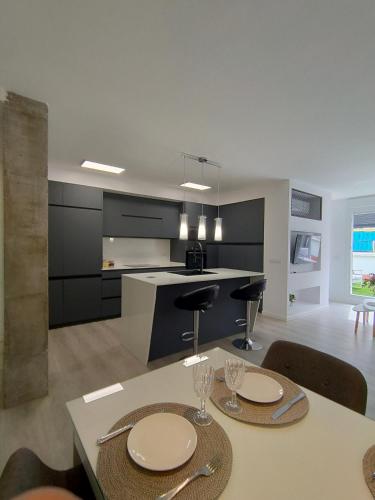 Casa Mallen, con amplia terraza, en el barrio de Nervión