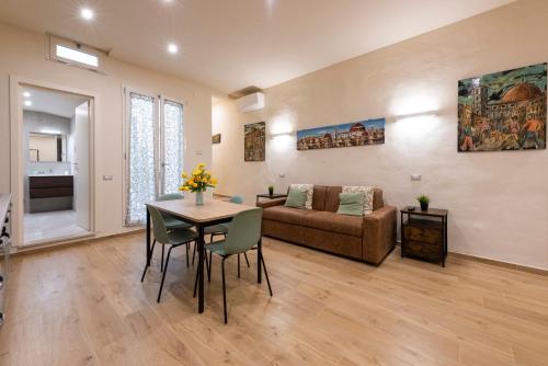 Mercato Contemporary Apartment by Mmega