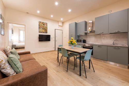 Mercato Contemporary Apartment by Mmega