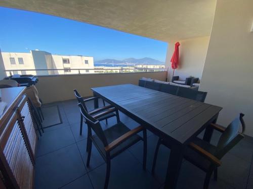 Photo de la galerie de l'établissement T2 vue mer domaine du Frasso, à Grosseto-Prugna