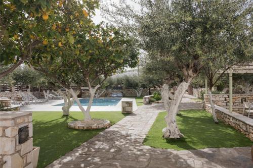 La alberca dentro o cerca de Sunset Paros Naousa