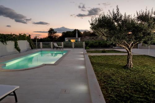 Πισίνα στο ή κοντά στο Villa Lilin San