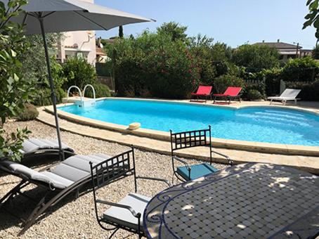 Bazén v ubytování Deux chambres pour six personnes, piscine, jardin nebo v jeho okolí