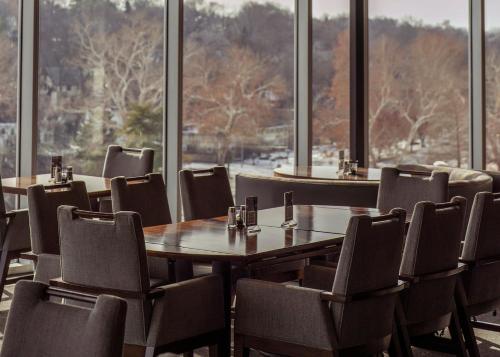 The Fontaineにあるレストランまたは飲食店