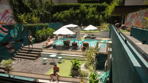 Bazén v ubytování Viajero Buenos Aires Hostel nebo v jeho okolí