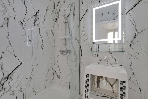 Un baño de Modern's Hotel